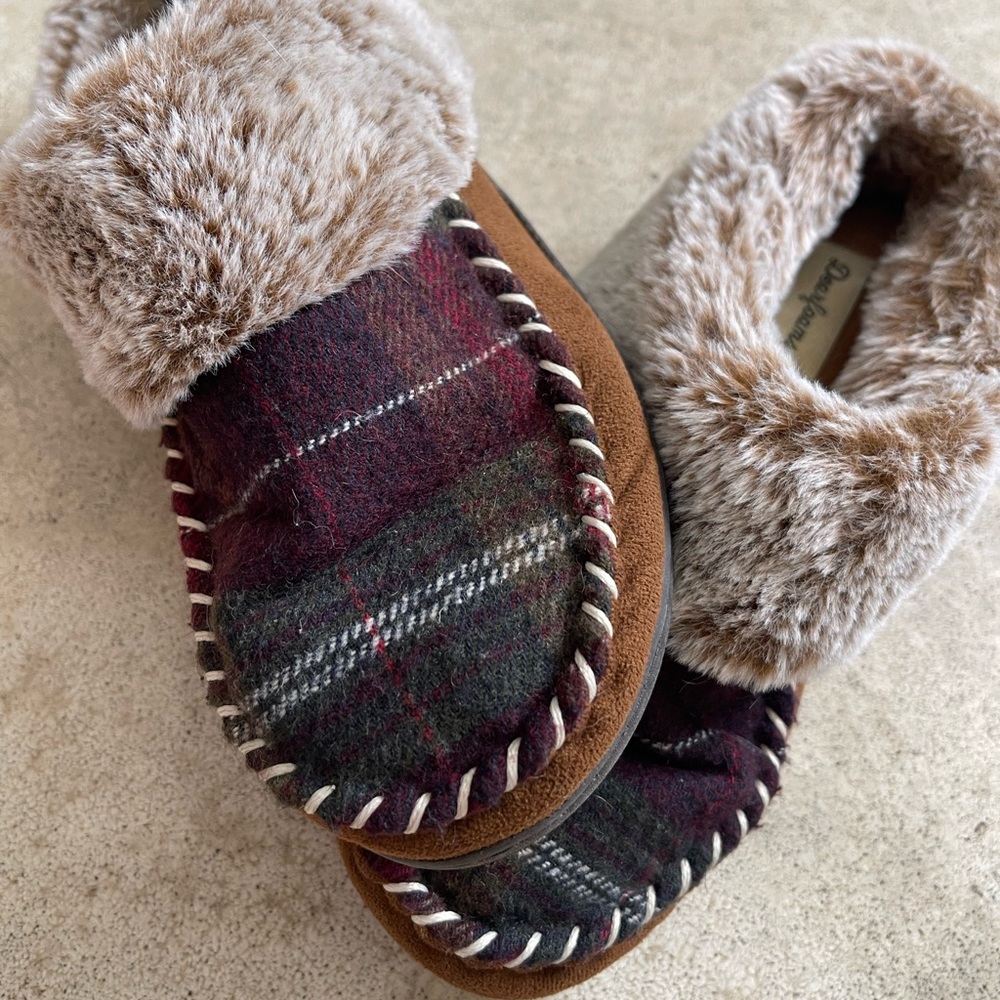 Dearfoams fur slippers